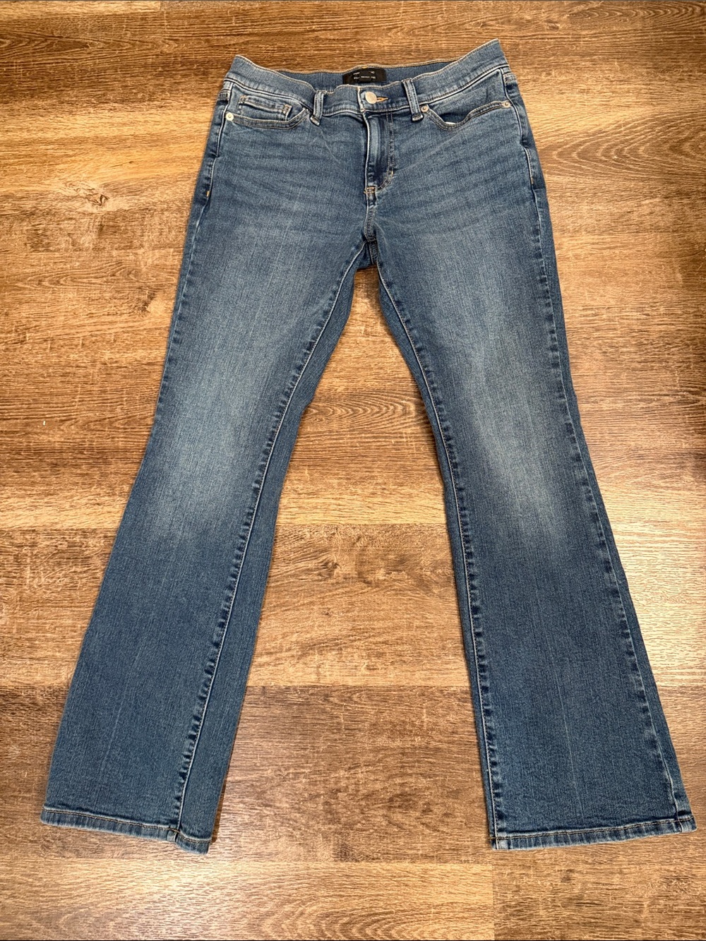 Banana Republic Women's Flare Jeans in Medium Blue